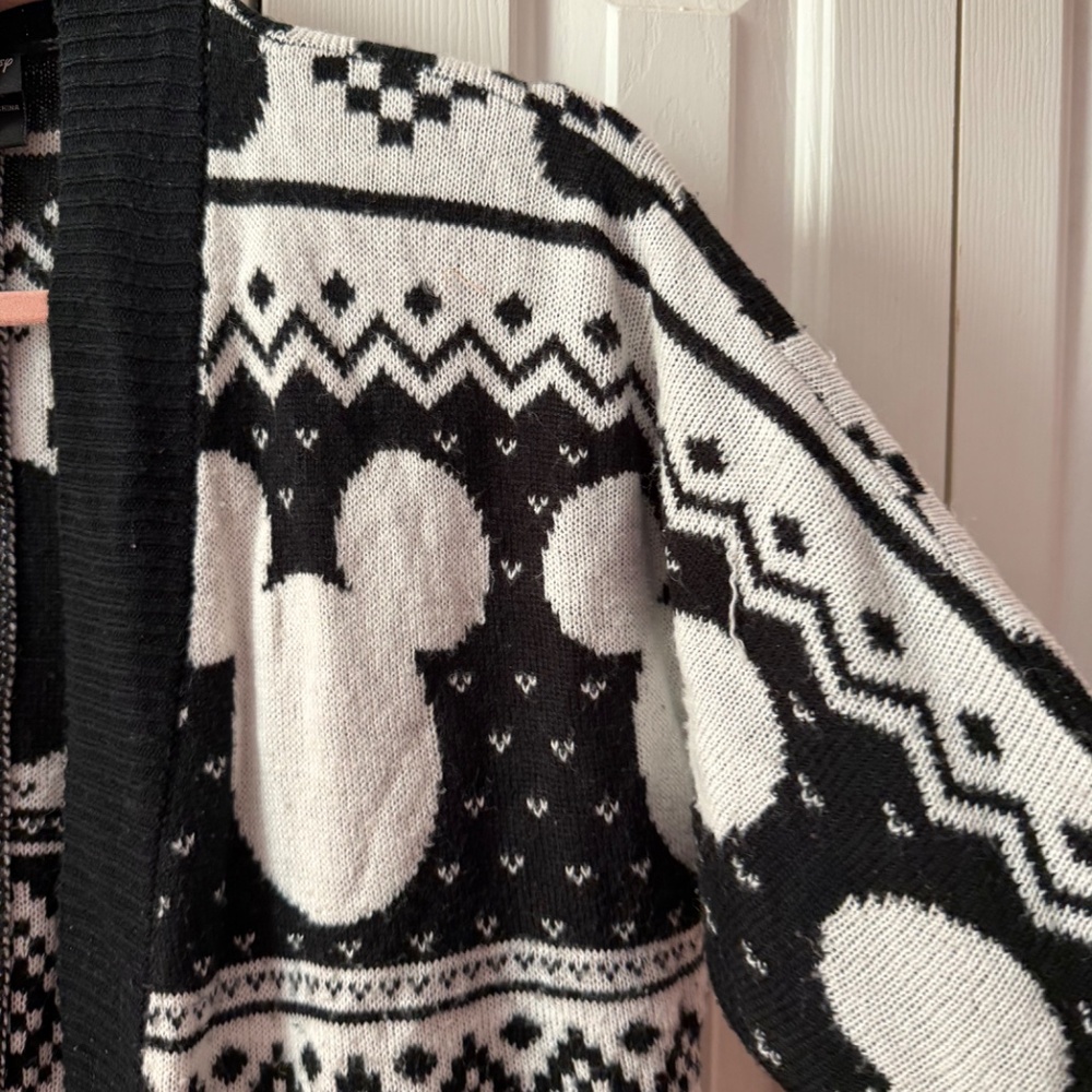 Disney Mickey Mouse Plus Size Patterned Cardigan - image 4